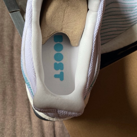 Adidas UltraBoost Parley DNA - Picture 3 of 8